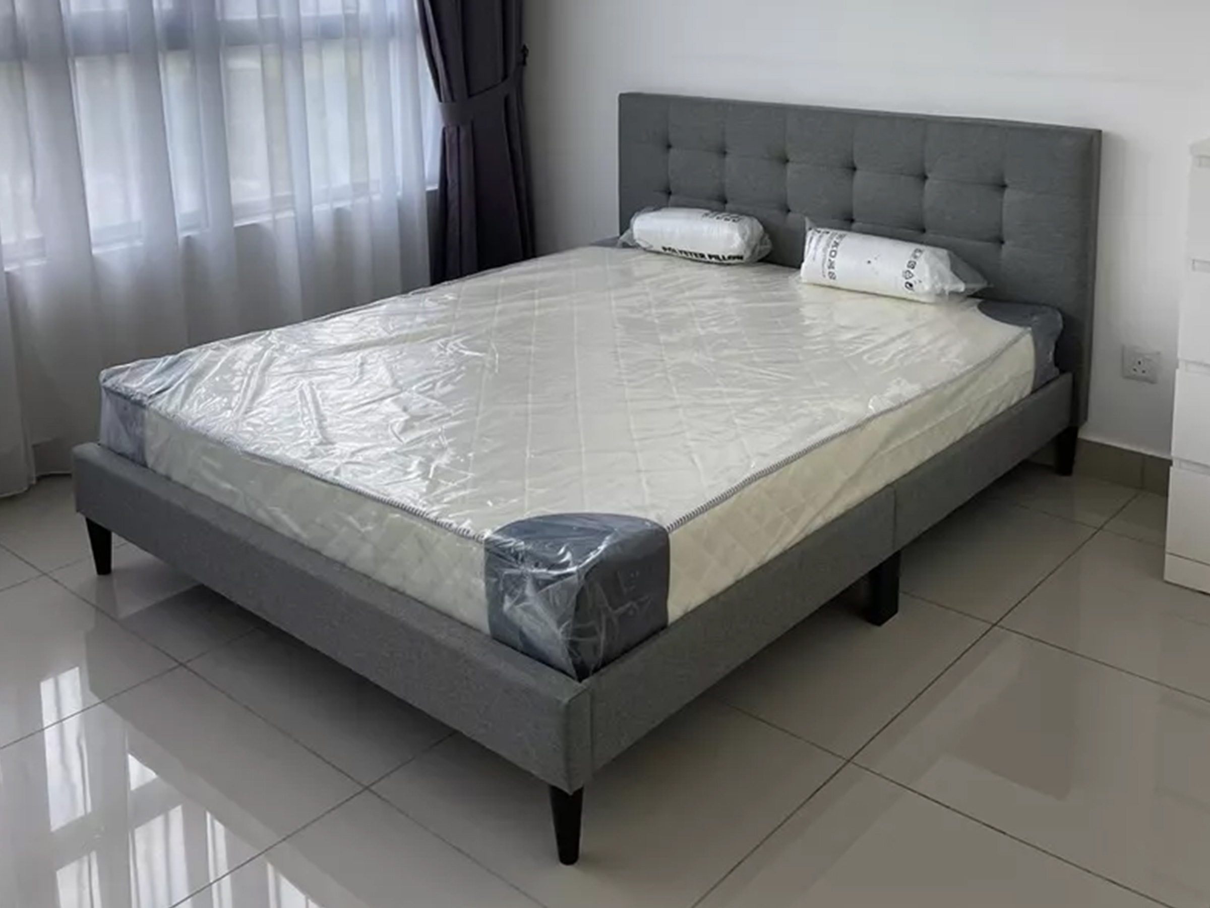 Elegance Dobbeltseng med Sengegavl 180×200 - Grå 